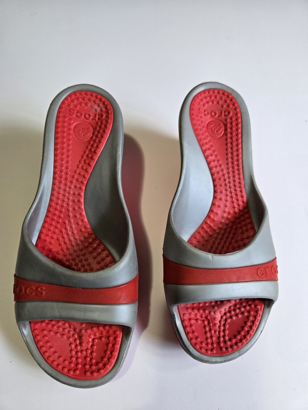 CROCS Women’s Gray Slide Sandals with Red Footbed